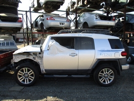 2007 TOYOTA FJ CRUISER SILVER 4.0L AT 4WD Z16347